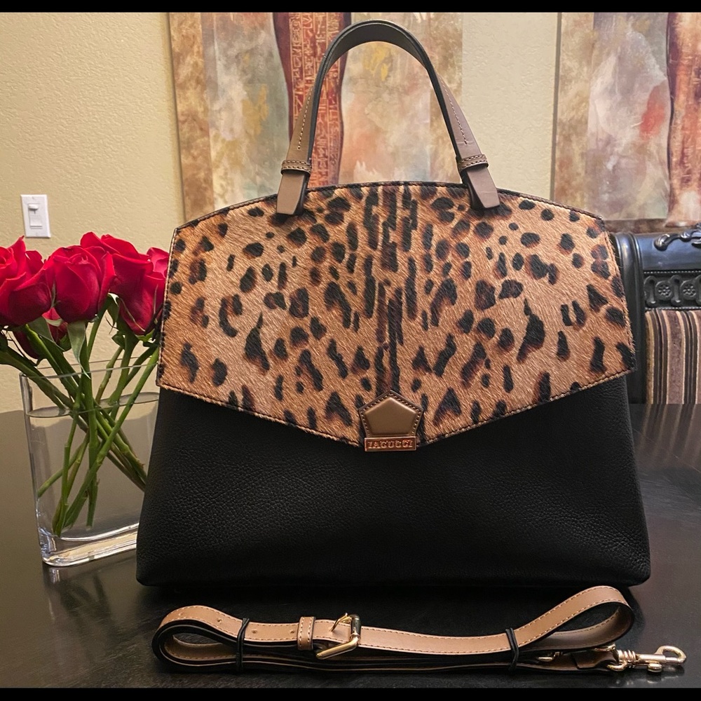 🌷Iacucci Faux Fur Leopard Print Purse🌷